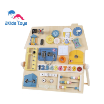 2Kids Toys Дървена сензорна дъска/ бизи борд Монтесори Little House