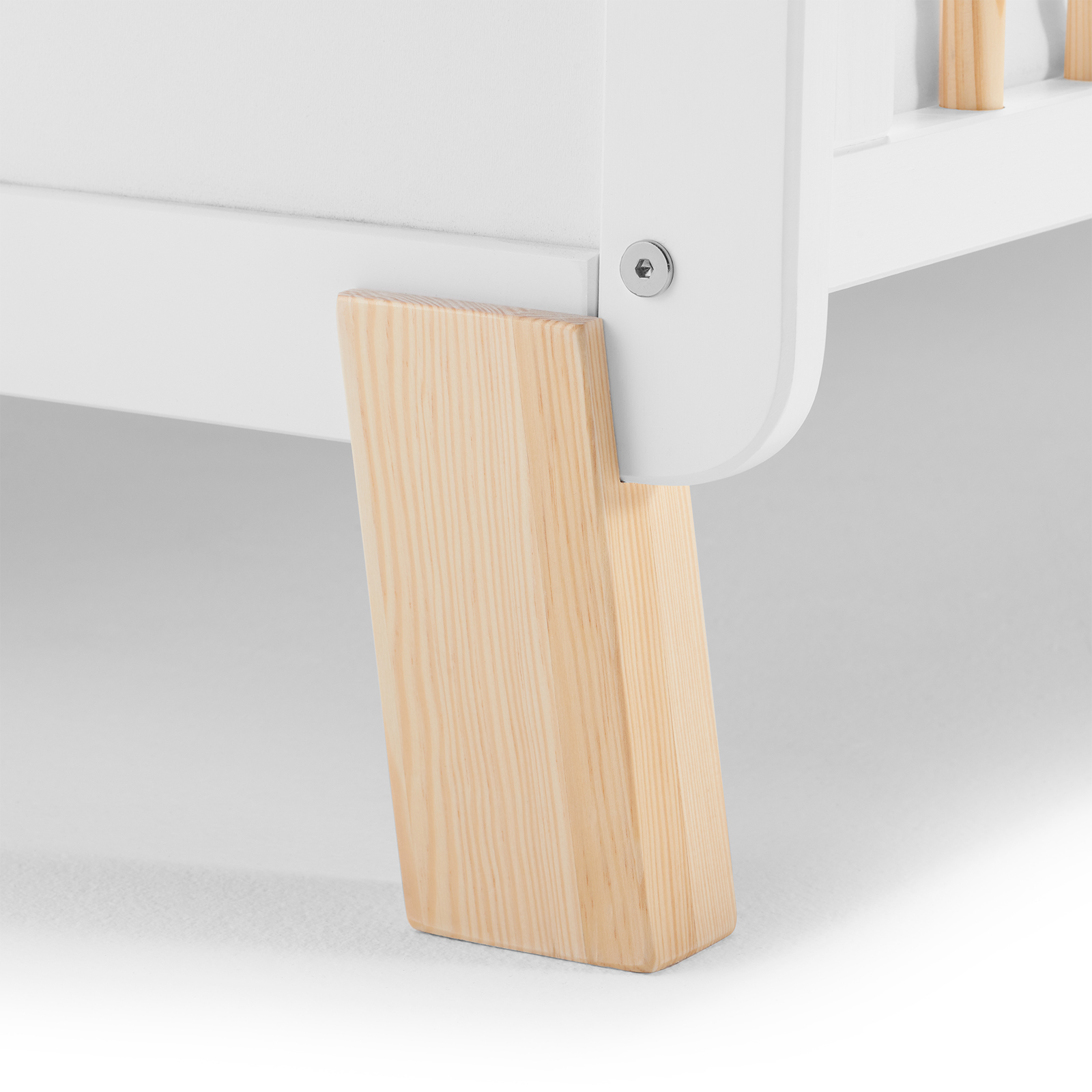 Дървено креватче KinderKraft NICO с матрак, Бяло